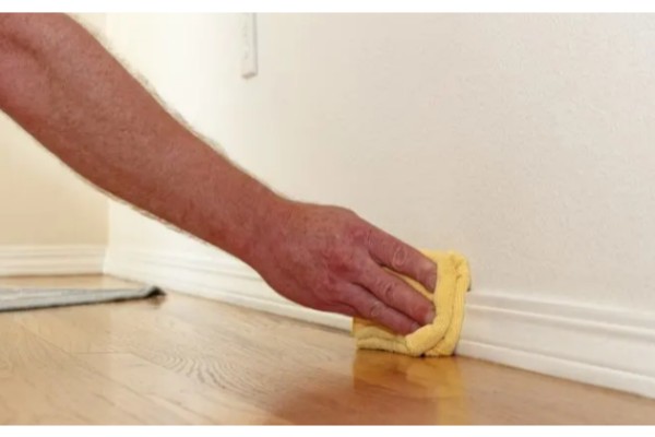 CLEAN Baseboards2