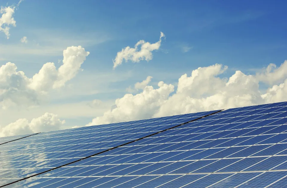 How to Clean Solar Panels: a Systematic Guide